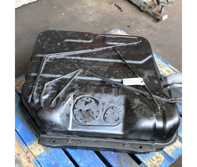 FUEL TANK FOR A MITSUBISHI PAJERO - V46V