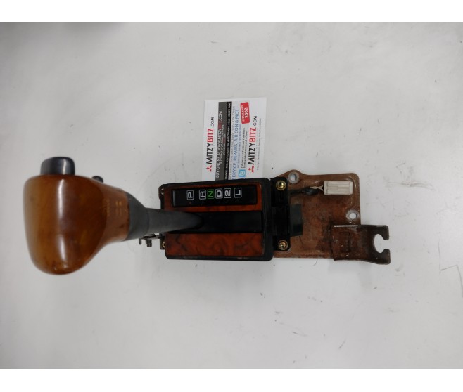 WOOD LOOK AUTO GEAR SHIFT INDICATOR FOR A MITSUBISHI V20,40# - WOOD LOOK AUTO GEAR SHIFT INDICATOR