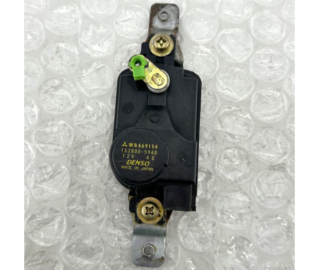 DOOR LOCK ACTUATOR RIGHT FOR A MITSUBISHI PAJERO/MONTERO - V43W