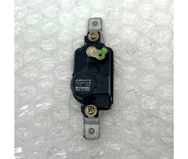DOOR LOCK ACTUATOR 2 PIN FRONT LEFT FOR A MITSUBISHI PAJERO - V24W