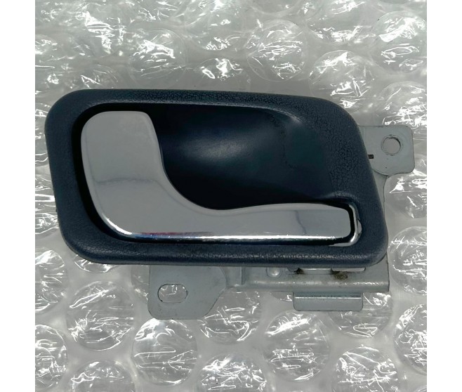 CHROME INSIDE DOOR HANDLE RIGHT FOR A MITSUBISHI V20-50# - FRONT DOOR LOCKING