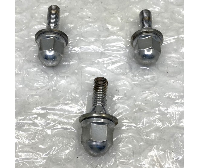 SPARE WHEEL BOLT X3 FOR A MITSUBISHI PAJERO/MONTERO - V65W