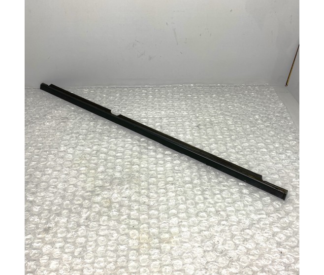 WEATHERSTRIP MOULDING REAR RIGHT FOR A MITSUBISHI GENERAL (EXPORT) - DOOR