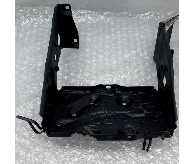 BATTERY TRAY FOR A MITSUBISHI V10,20# - BATTERY CABLE & BRACKET