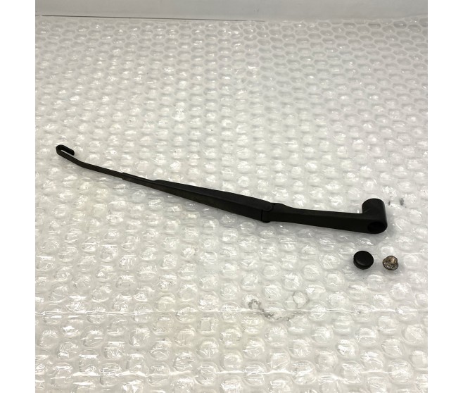 FRONT WIPER ARM LEFT FOR A MITSUBISHI PAJERO/MONTERO - V43W