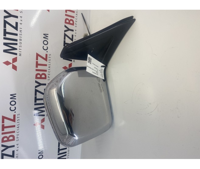 FRONT RIGHT DOOR CHROME WING MIRROR 3 WIRES FOR A MITSUBISHI V20,40# - FRONT RIGHT DOOR CHROME WING MIRROR 3 WIRES