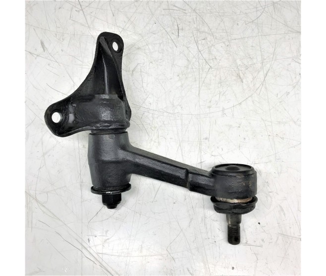 STEERING IDLER ARM FOR A MITSUBISHI MONTERO - L042G