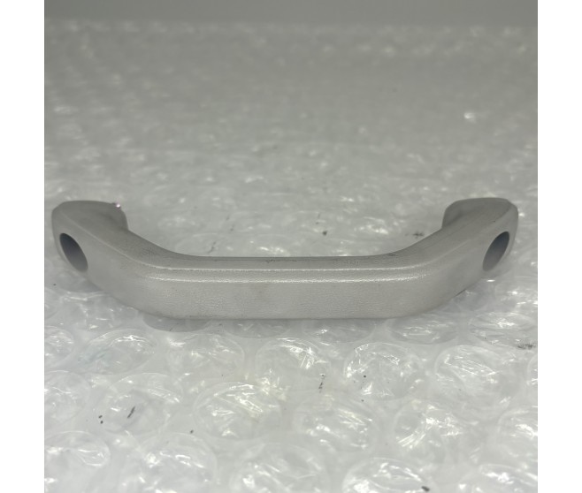 WINDSCREEN POST GRAB HANDLE FOR A MITSUBISHI PAJERO PININ/MONTERO IO - H66W