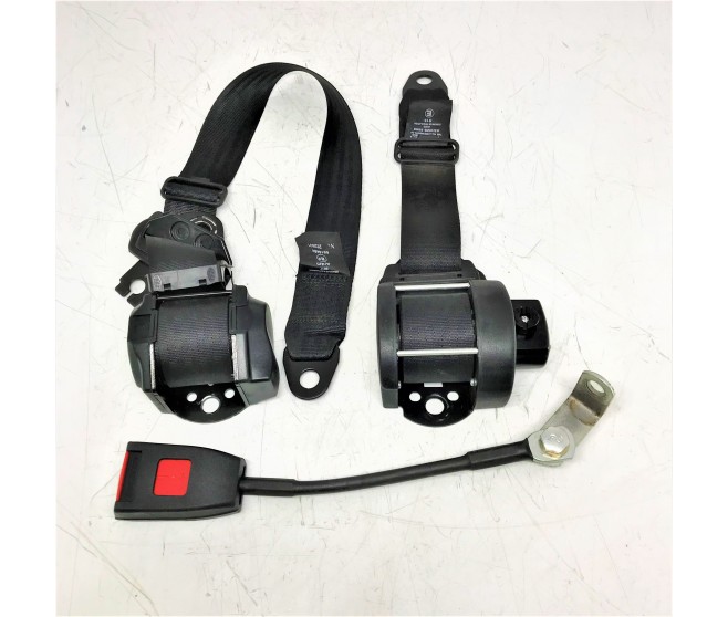 AFTERMARKET SEAT BELT AND BUCKLE FRONT LEFT FOR A MITSUBISHI PAJERO/MONTERO - L047G
