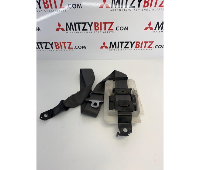 SEAT BELT FRONT RIGHT FOR A MITSUBISHI PAJERO - V44W