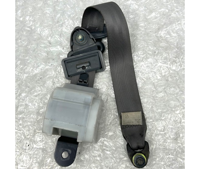 SEAT BELT 2ND ROW RIGHT FOR A MITSUBISHI PAJERO - V44W
