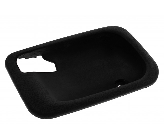 FRONT RIGHT INSIDE HANDLE COVER FOR A MITSUBISHI PAJERO - V46WG