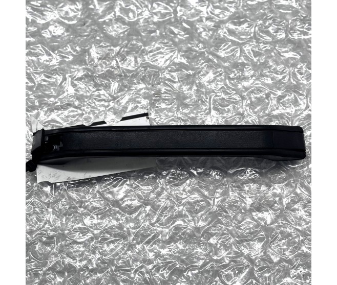 ROOF GRAB HANDLE FOR A MITSUBISHI PAJERO/MONTERO - V11V