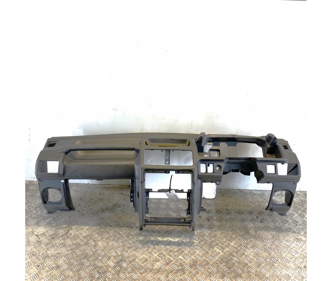 DASHBOARD FOR A MITSUBISHI V10-40# - I/PANEL & RELATED PARTS