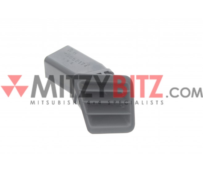 SMALL UPPER DASH VENT FRONT RIGHT FOR A MITSUBISHI V20,40# - SMALL UPPER DASH VENT FRONT RIGHT