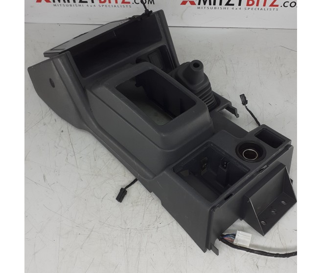 FRONT FLOOR CONSOLE FOR A MITSUBISHI V20,40# - CONSOLE