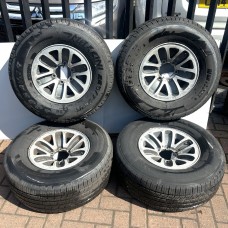 X4 WHEEL AND TYRES