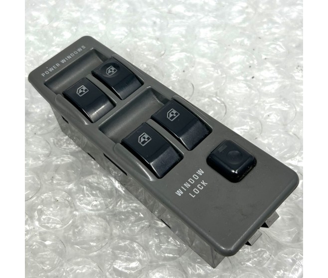 MASTER WINDOW SWITCH FRONT RIGHT FOR A MITSUBISHI PAJERO - V46WG