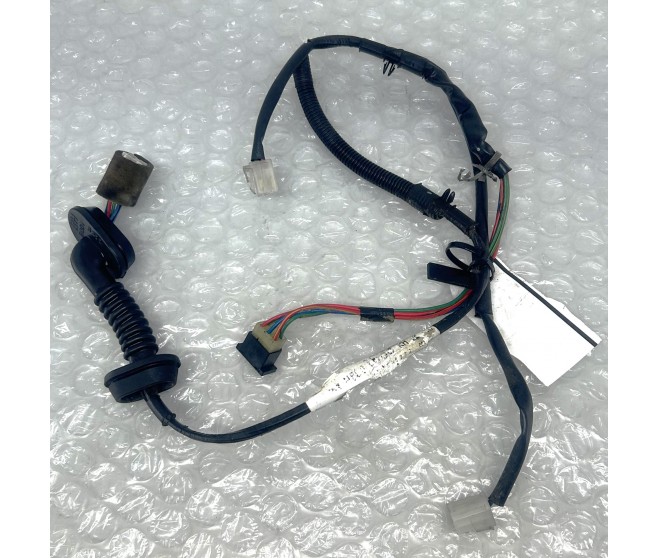 REAR DOOR HARNESS RIGHT FOR A MITSUBISHI V30,40# - REAR DOOR HARNESS RIGHT