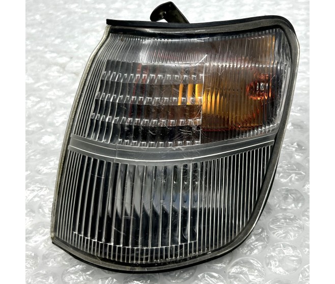 INDICATOR COMBINATION LAMP FRONT LEFT FOR A MITSUBISHI PAJERO - V24W