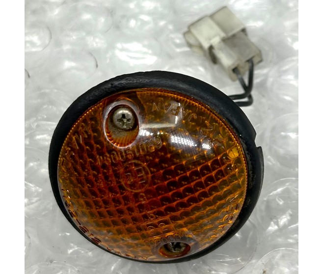 SIDE LIGHT INDICATOR REPEATER FOR A MITSUBISHI V20-50# - FRONT EXTERIOR LAMP