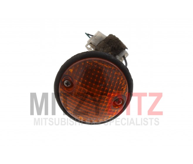 SIDE LIGHT INDICATOR REPEATER FOR A MITSUBISHI V10-40# - SIDE LIGHT INDICATOR REPEATER