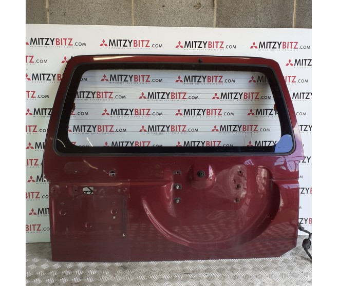 TAILGATE FOR A MITSUBISHI V10-40# - BACK DOOR PANEL & GLASS