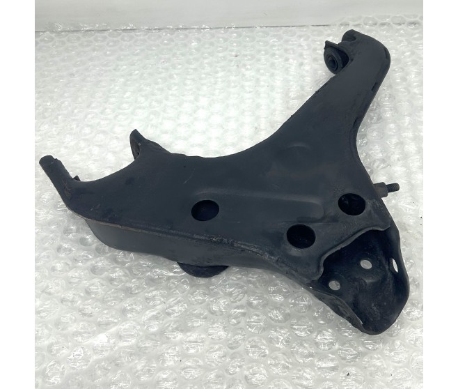 FRONT SUSPENSION ARM LOWER LEFT FOR A MITSUBISHI V10-40# - FRONT SUSPENSION ARM LOWER LEFT