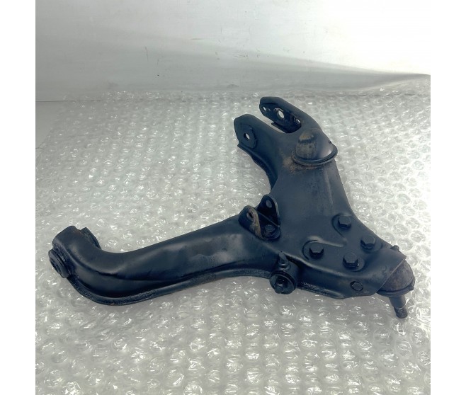 FRONT SUSPENSION ARM LOWER LEFT FOR A MITSUBISHI PAJERO - V46W