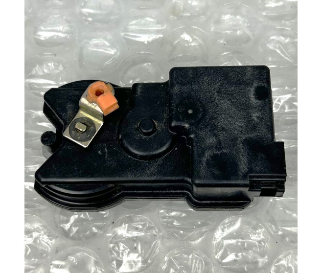 LEFT SIDE SLIDING DOOR LOCK ACTUATOR FOR A MITSUBISHI SPACE GEAR/L400 VAN - PA4W