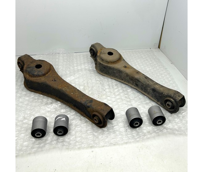 REAR SUSPENSION LOWER TRAILING ARM SET FOR A MITSUBISHI DELICA SPACE GEAR/CARGO - PE8W