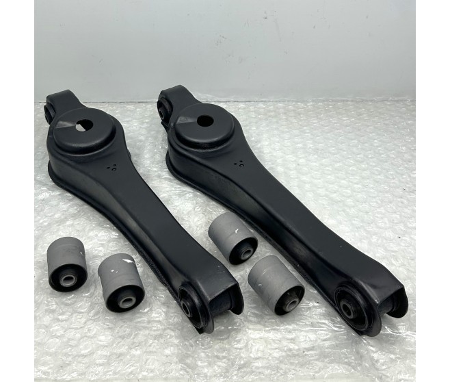 REAR SUSPENSION LOWER TRAILING ARMS SET FOR A MITSUBISHI SPACE GEAR/L400 VAN - PA5W