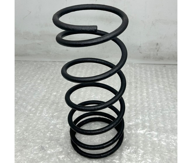 REAR COIL SUSPENSION SPRINGS FOR A MITSUBISHI V25W - 3500/WIDE/SHORT WAGON - 3.5V6-24(METAL/WIDE/S4),4FA/T LHD / 1990-12-01 - 2004-04-30 - 