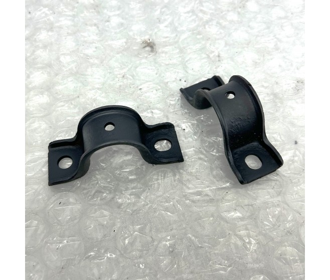 FRONT ANTI ROLL BAR BRACKET FOR A MITSUBISHI DELICA SPACE GEAR/CARGO - PE8W