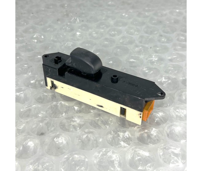 POWER WINDOW SWITCH FRONT LEFT FOR A MITSUBISHI DELICA SPACE GEAR/CARGO - PF8W