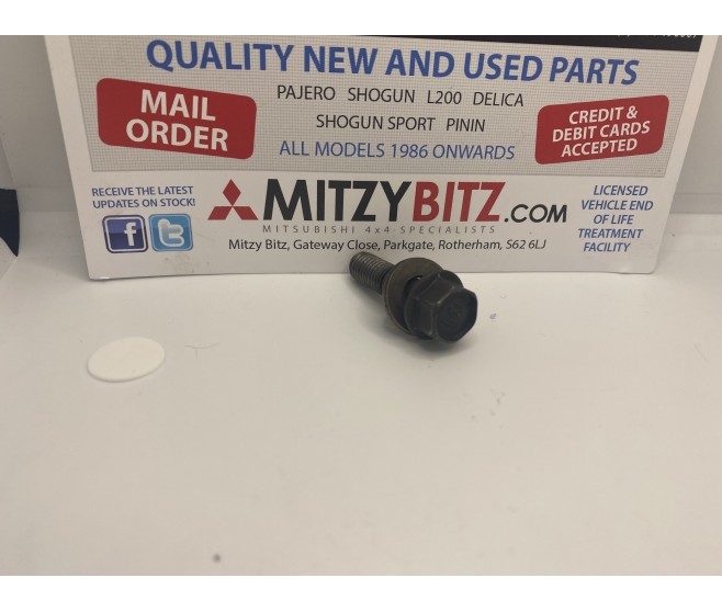 ROCKER SHAFT BOLT AND WASHER  FOR A MITSUBISHI DELICA STAR WAGON/VAN - P25W