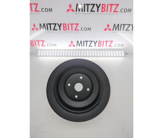 WATER PUMP PULLEY FOR A MITSUBISHI PAJERO - L049G