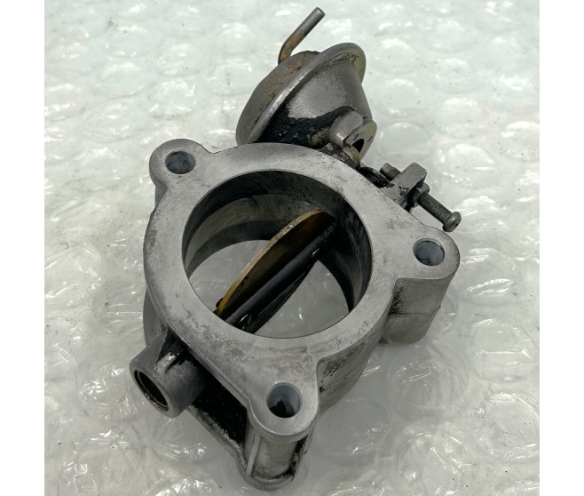 THROTTLE BODY FOR A MITSUBISHI L200 - K74T