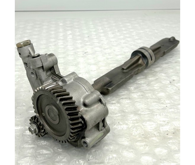 ENGINE OIL PUMP AND BALANCE SHAFT FOR A MITSUBISHI L200 - K64T