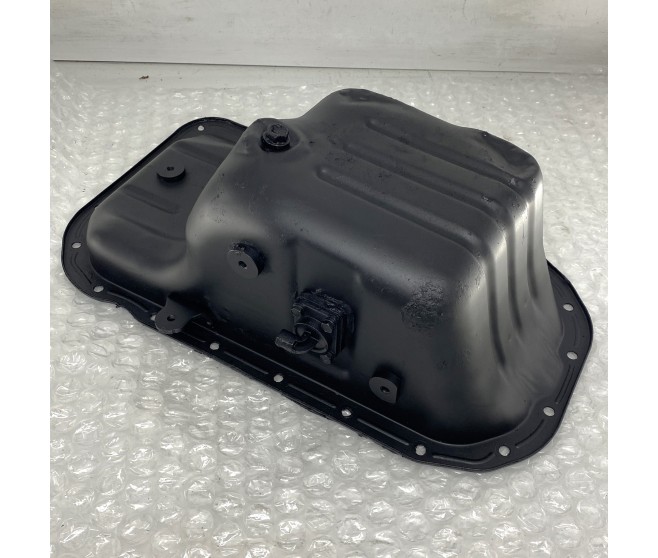 ENGINE OIL PAN FOR A MITSUBISHI V60,70# - COVER,REAR PLATE & OIL PAN