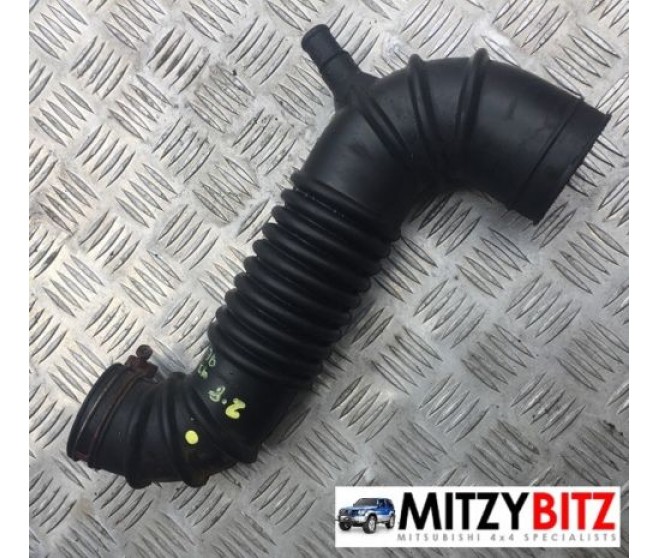 AIR BOX TO TURBO HOSE PIPE FOR A MITSUBISHI V20-50# - AIR CLEANER