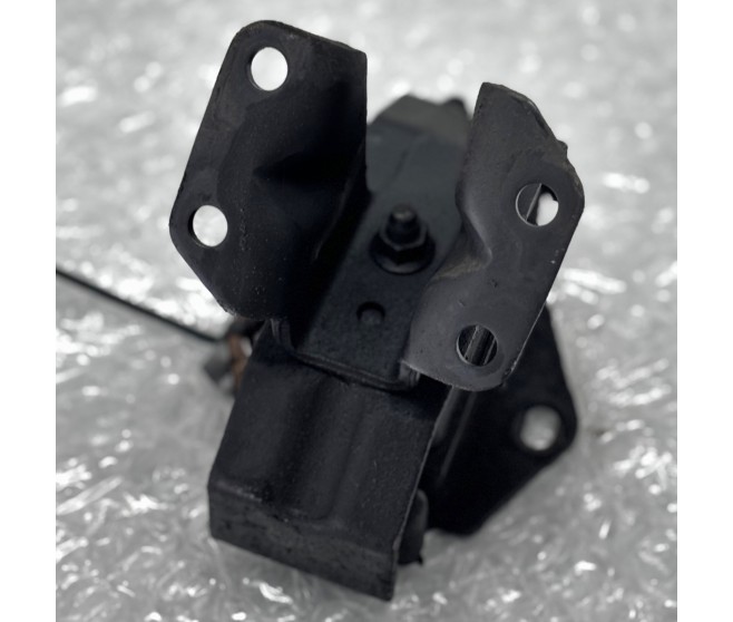 ENGINE MOUNT RIGHT FOR A MITSUBISHI V20,40# - ENGINE MOUNTING & SUPPORT