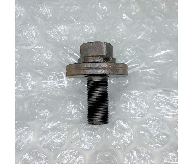 CRANKSHAFT PULLEY BOLT AND WASHER FOR A MITSUBISHI GENERAL (EXPORT) - ENGINE