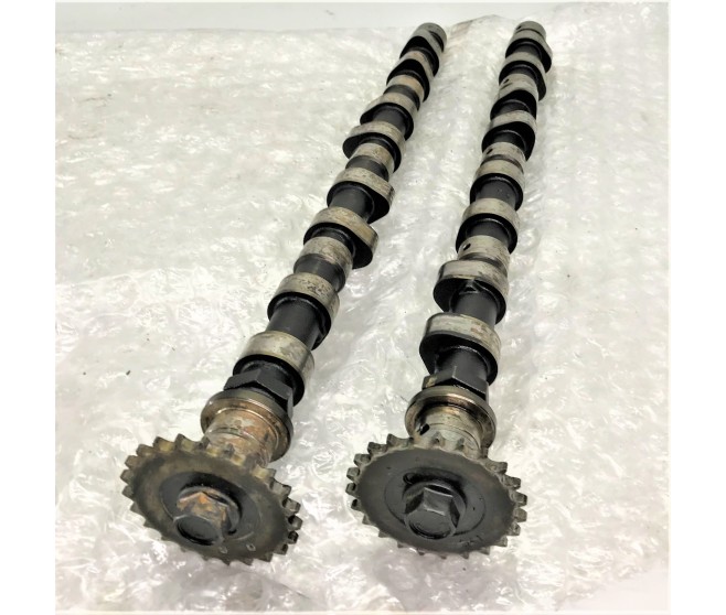 INLET AND EXHAUST CAMSHAFT FOR A MITSUBISHI V80,90# - INLET AND EXHAUST CAMSHAFT