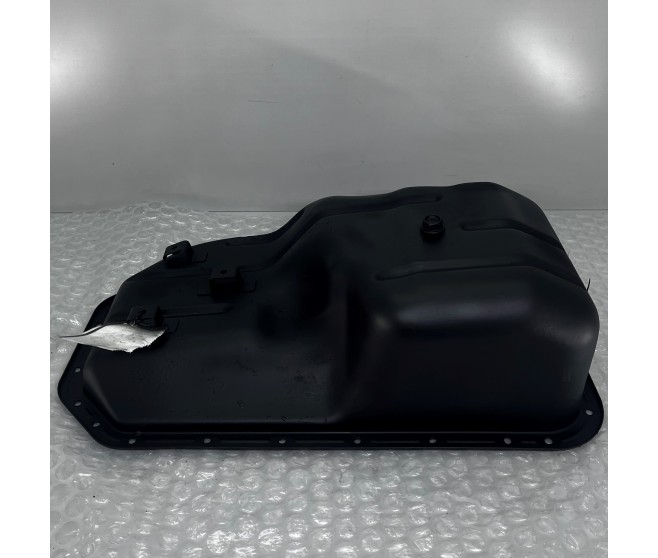 ENGINE OIL SUMP PAN FOR A MITSUBISHI V60,70# - COVER,REAR PLATE & OIL PAN