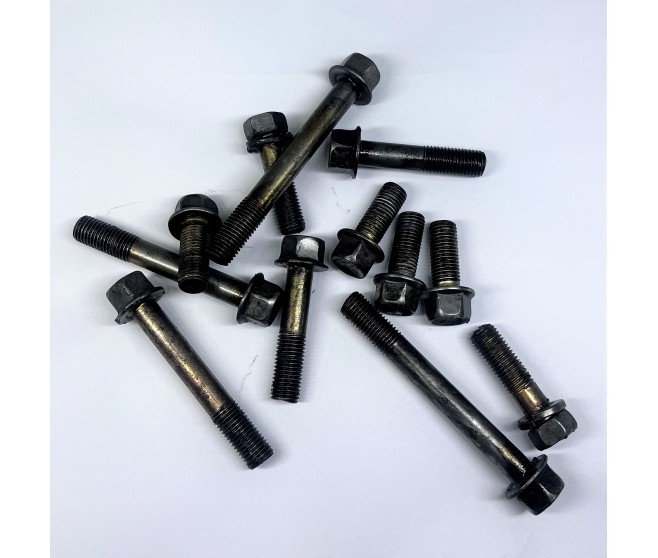 BELL HOUSING BOLTS FOR A MITSUBISHI L200 - K77T