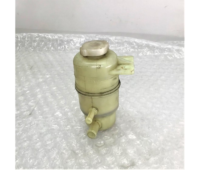 POWER STEERING FLUID BOTTLE FOR A MITSUBISHI DELICA D:5 - CV4W