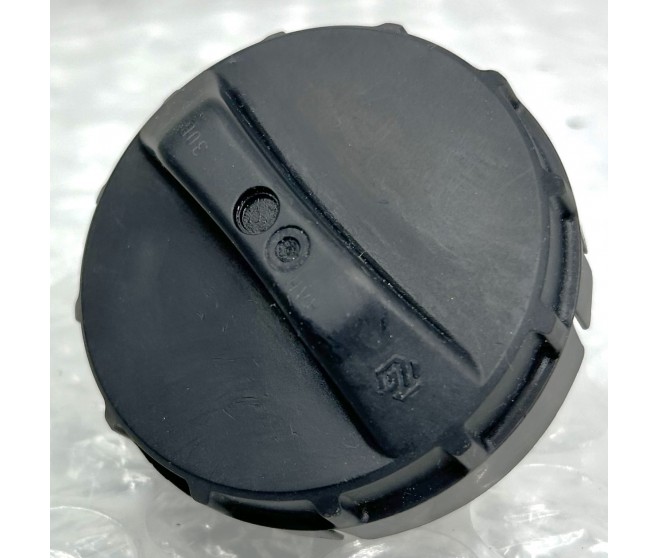 FUEL FILLER CAP FOR A MITSUBISHI PAJERO MINI - H58A