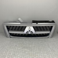 FRONT RADIATOR GRILLE