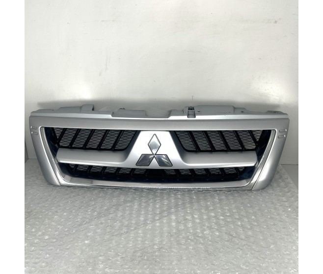 FRONT RADIATOR GRILLE FOR A MITSUBISHI V60,70# - FRONT RADIATOR GRILLE